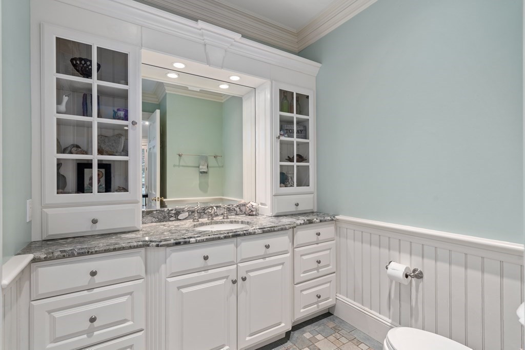 137 Forest Street Sherborn, MA 01770 - Photo 22 of 38