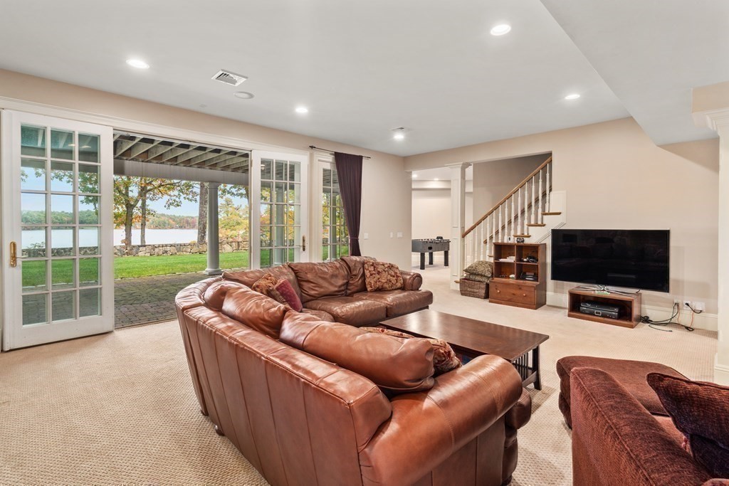 137 Forest Street Sherborn, MA 01770 - Photo 28 of 38