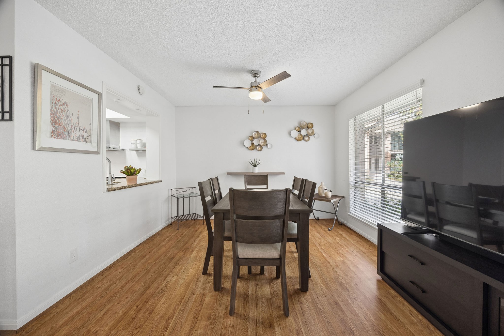 6456 Bayou Glen Road Houston, TX 77057 - Photo 5 of 11 Dining room overlooking lush landscape.