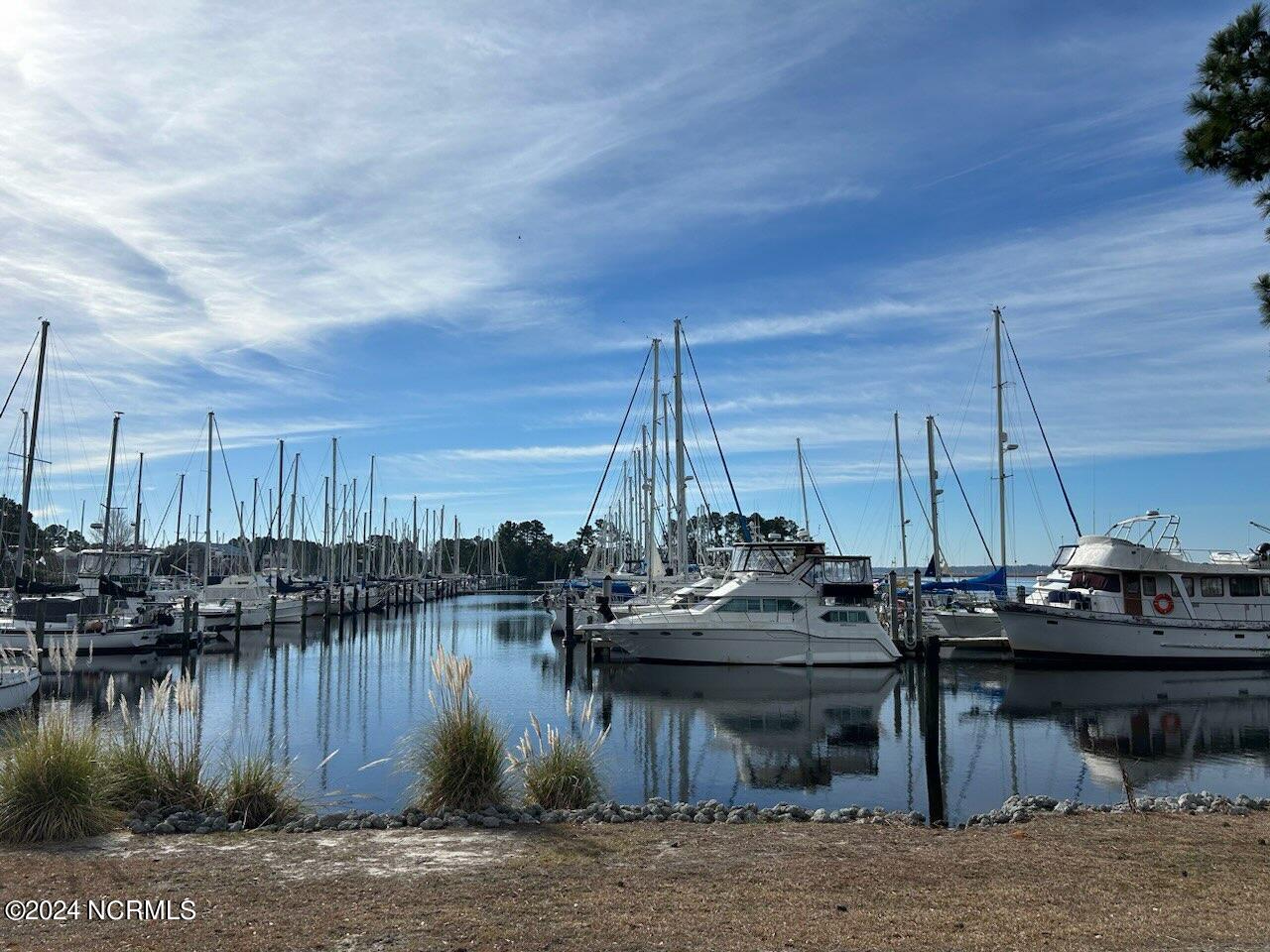 2213 Harbourside Drive New Bern, NC 28560 - Photo 2 of 3 Waterfront