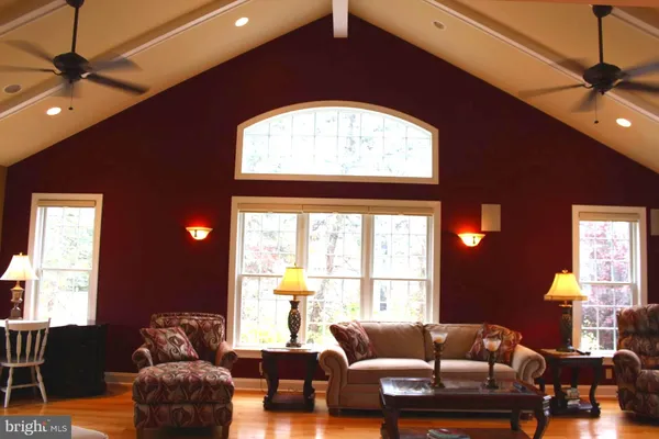 $759,900 | 6 Tiffany Drive, Perkasie, PA 18944