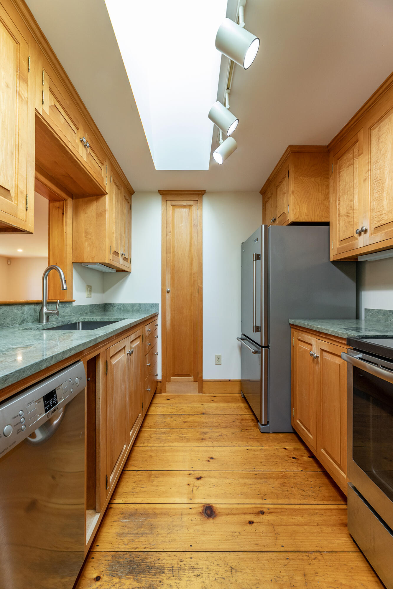 34 Curtis Avenue Camden, ME 04843 - Photo 11 of 45 IMG_0831