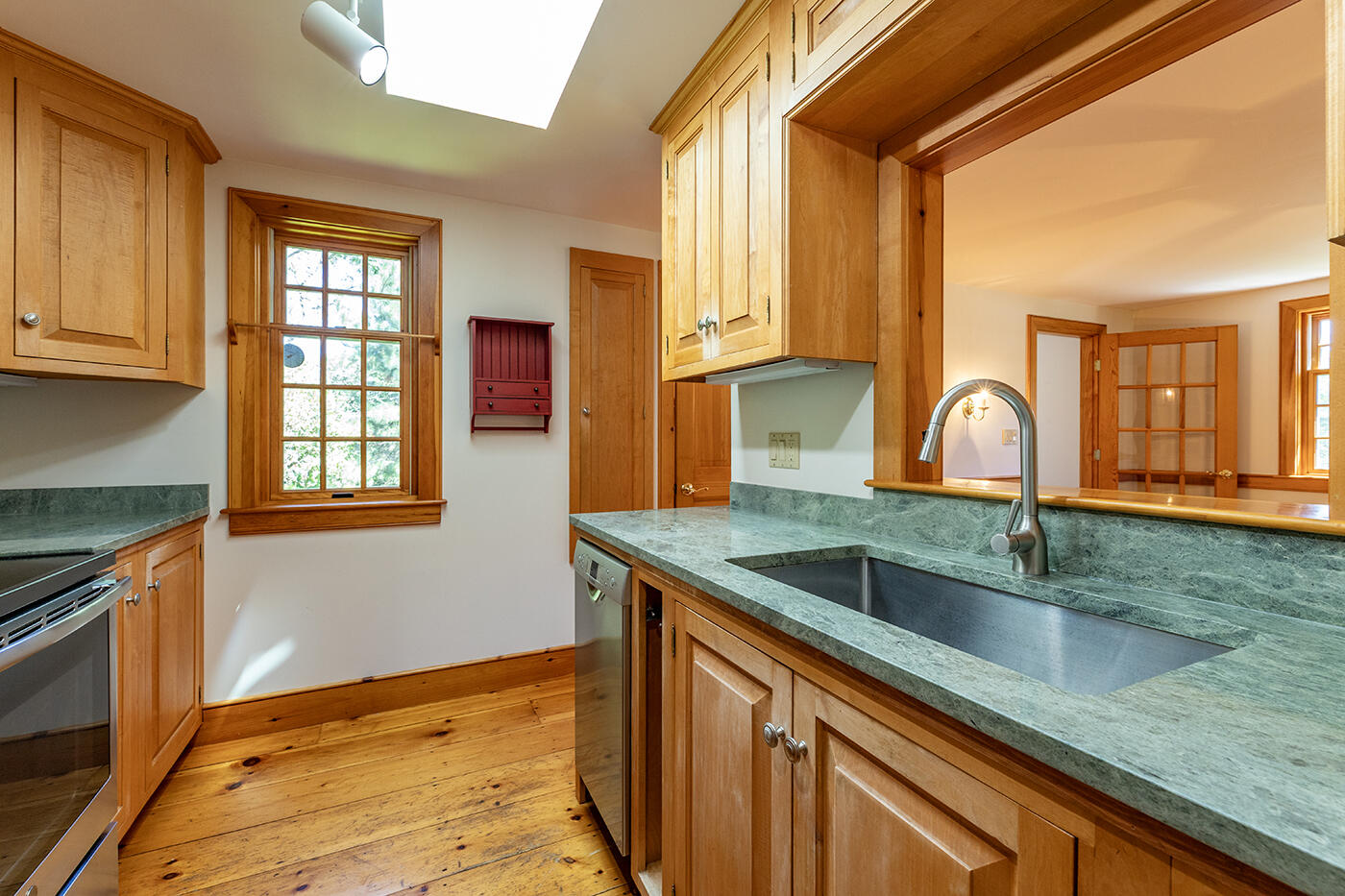 34 Curtis Avenue Camden, ME 04843 - Photo 13 of 45 IMG_0833