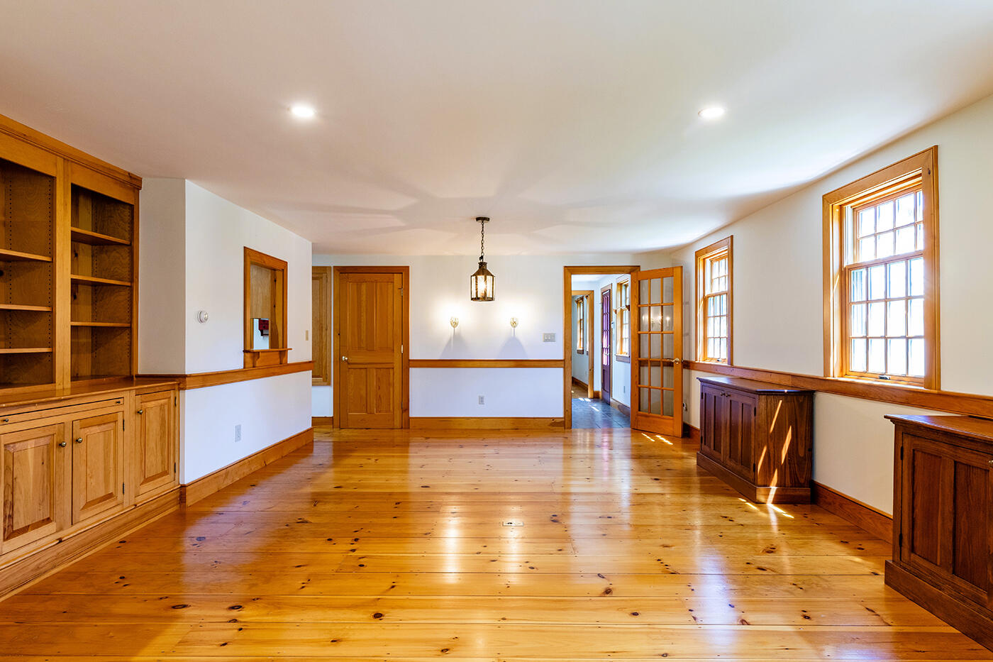 34 Curtis Avenue Camden, ME 04843 - Photo 4 of 45 IMG_0821