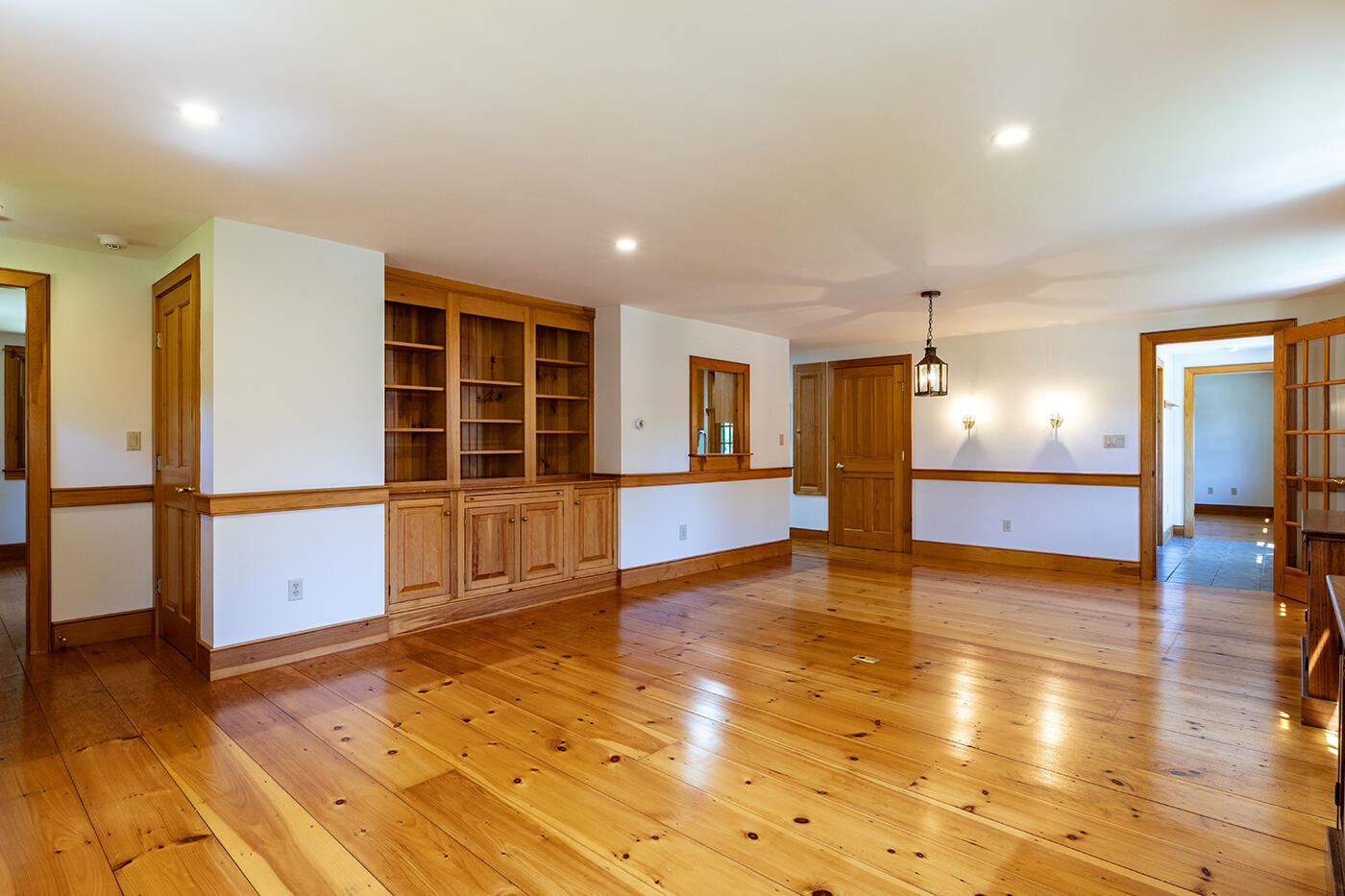 34 Curtis Avenue Camden, ME 04843 - Photo 5 of 45 IMG_0822