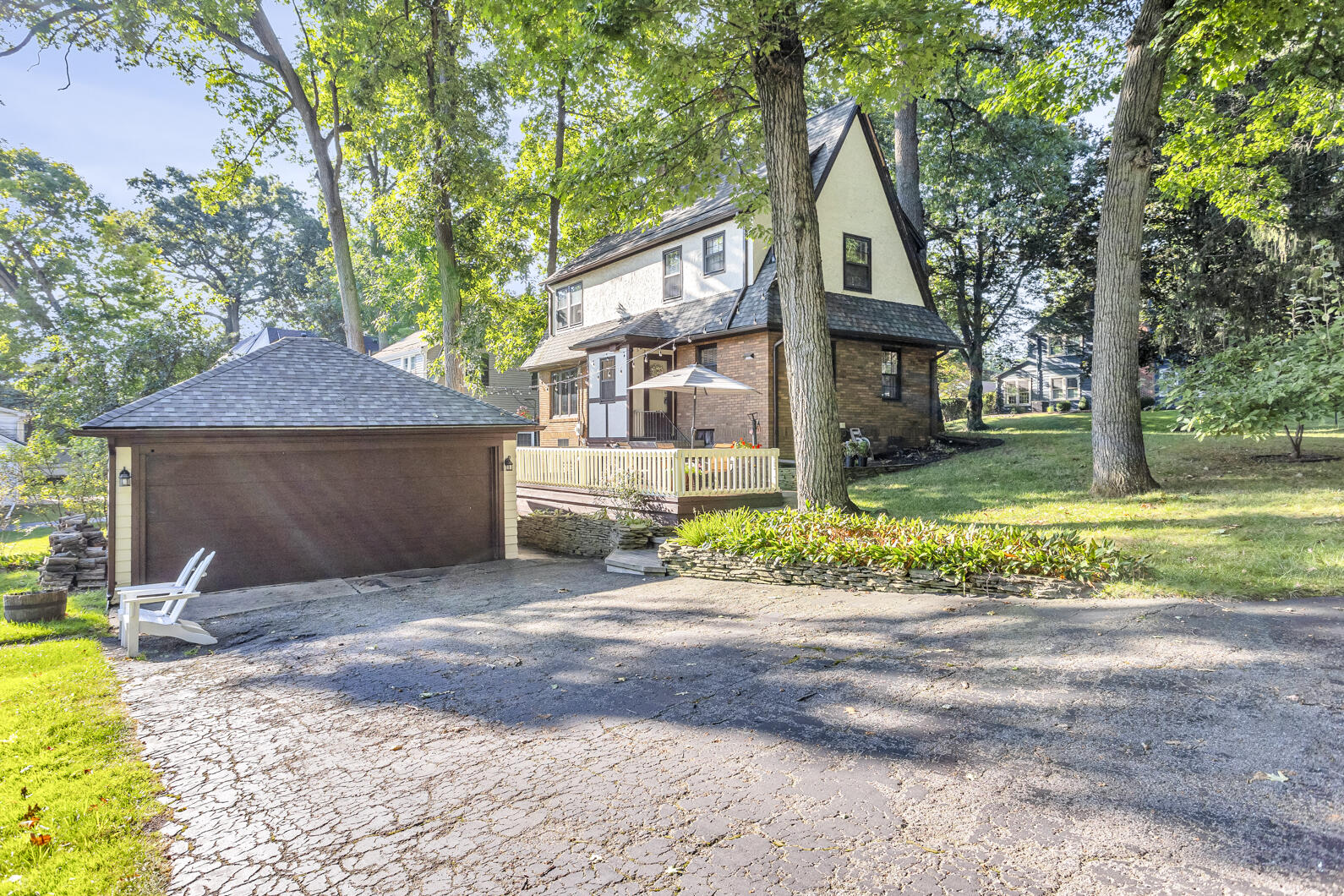 908 Brighton Road Jackson, MI 49203 - Photo 2 of 37 5-web-or-mls-0N0A3718