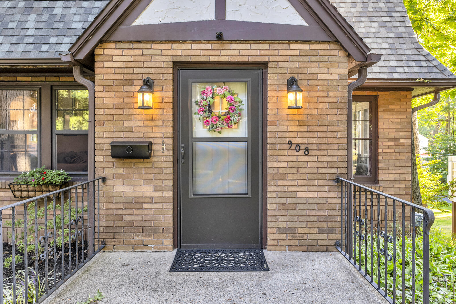 908 Brighton Road Jackson, MI 49203 - Photo 32 of 37 10-web-or-mls-0N0A3724