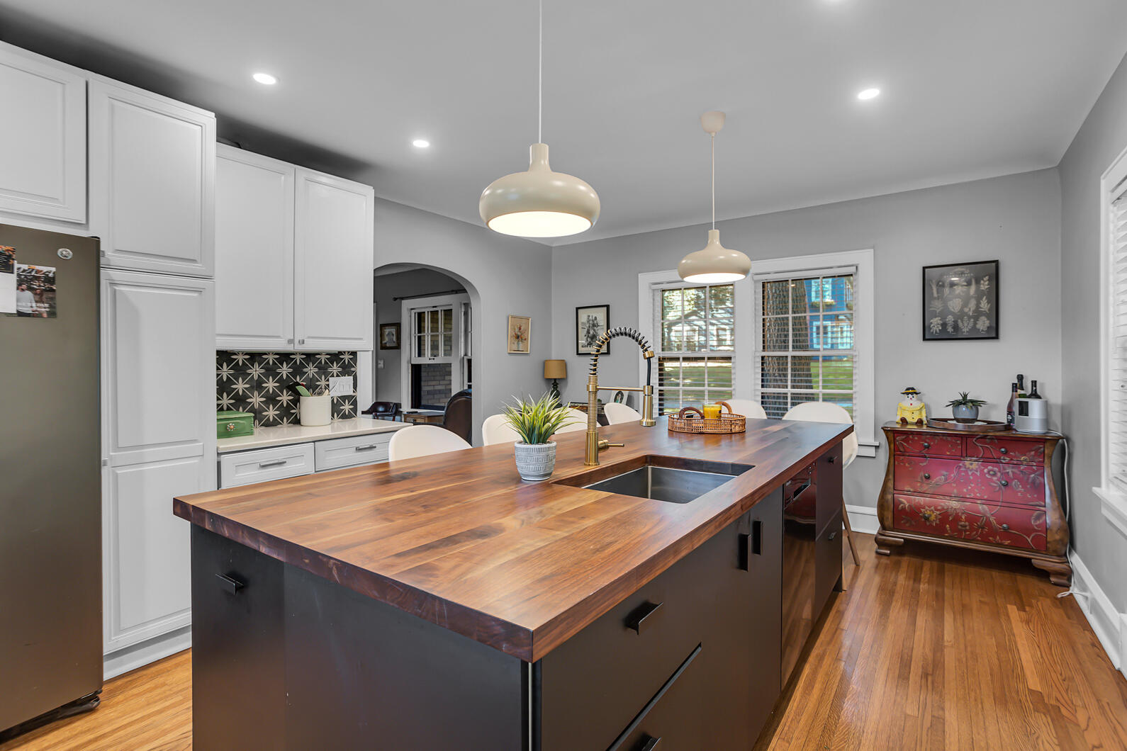 908 Brighton Road Jackson, MI 49203 - Photo 8 of 37 20-web-or-mls-0N0A3741