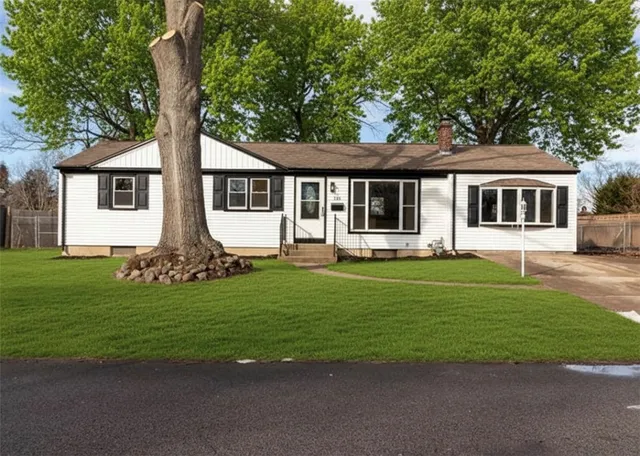 $560,000 | 105 Hornet Road, North Kingstown, RI 02852