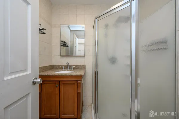 $3,500 | 438 Belgrade Street, Avenel, NJ 07001