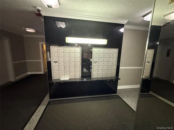 $2,724 | 190 1st Street, Unit 5E, Mineola, NY 11501