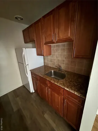 $2,724 | 190 1st Street, Unit 5E, Mineola, NY 11501