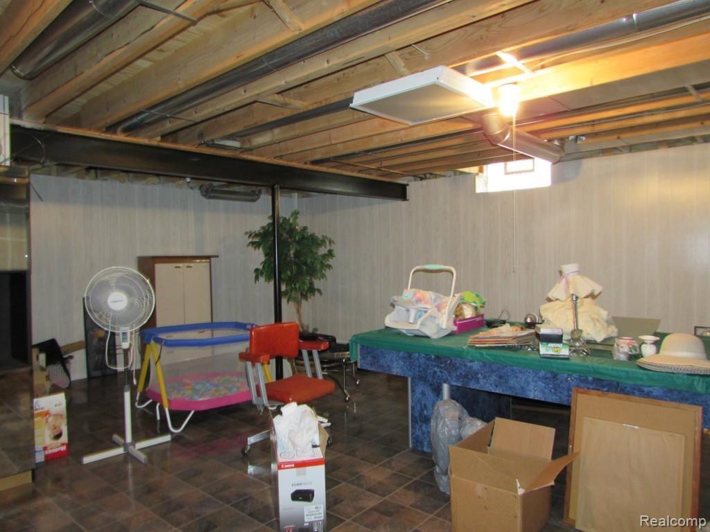 17364 Cross Winds Road Livonia, MI 48152 - Photo 24 of 29 Crosswinds 023.jpg