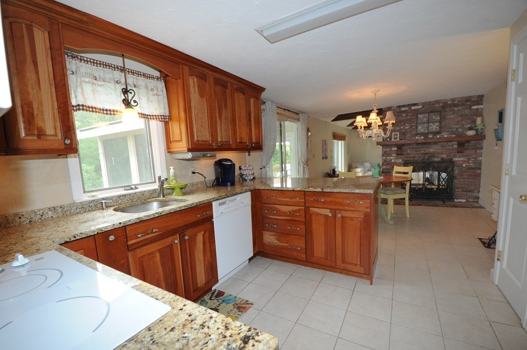 12 Cooke Road Plymouth, MA 02360 - Photo 8 of 30 Gallery Image 8