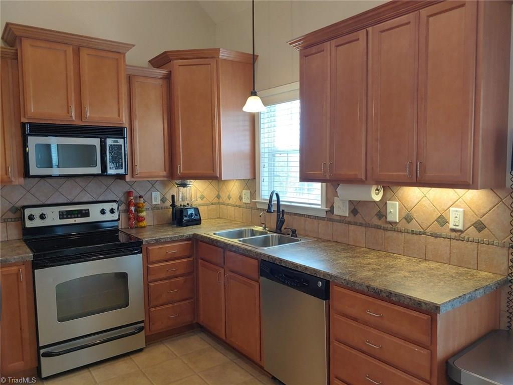 156 Mollie Road Harmony, NC 28634 - Photo 5 of 22 Gallery Image 5