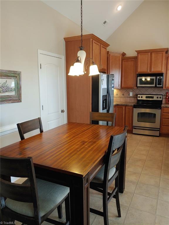 156 Mollie Road Harmony, NC 28634 - Photo 6 of 22 Gallery Image 6