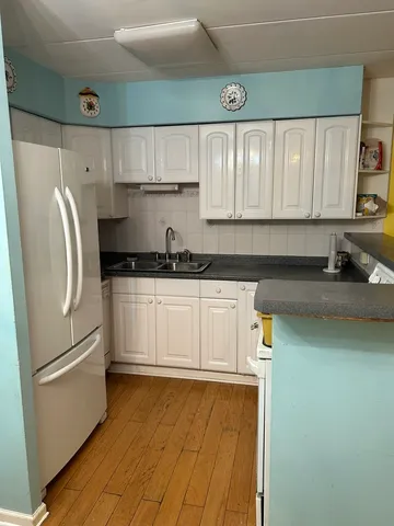 $229,900 | 16 East Old Willow Road, Unit 405S, Prospect Heights, IL 60070