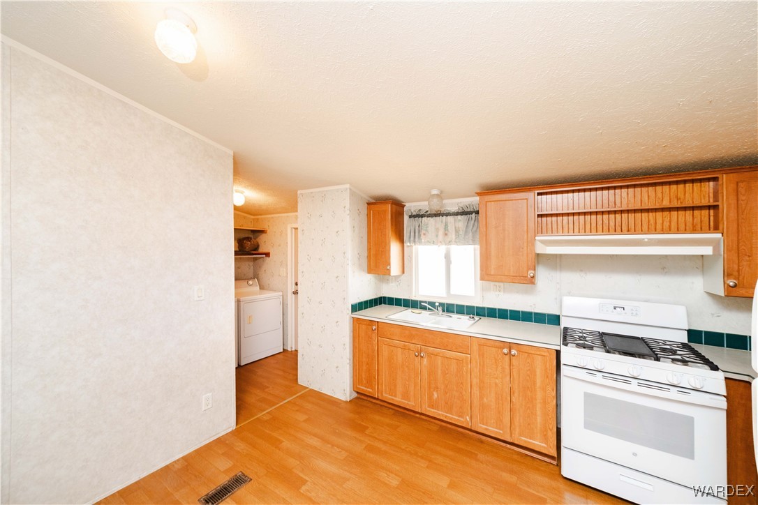 3662 Gila Road Golden Valley, AZ 86413 - Photo 12 of 46 Kitchen