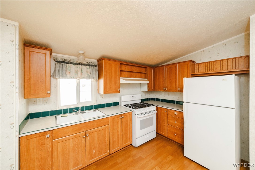 3662 Gila Road Golden Valley, AZ 86413 - Photo 13 of 46 Kitchen
