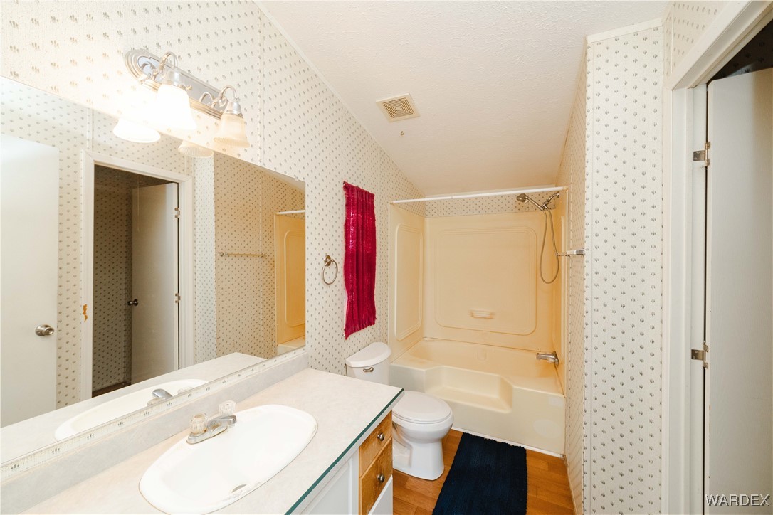 3662 Gila Road Golden Valley, AZ 86413 - Photo 19 of 46 Master Bathroom