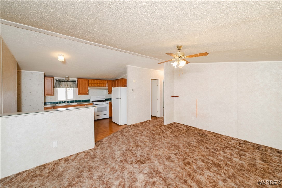 3662 Gila Road Golden Valley, AZ 86413 - Photo 10 of 46 Dining Area