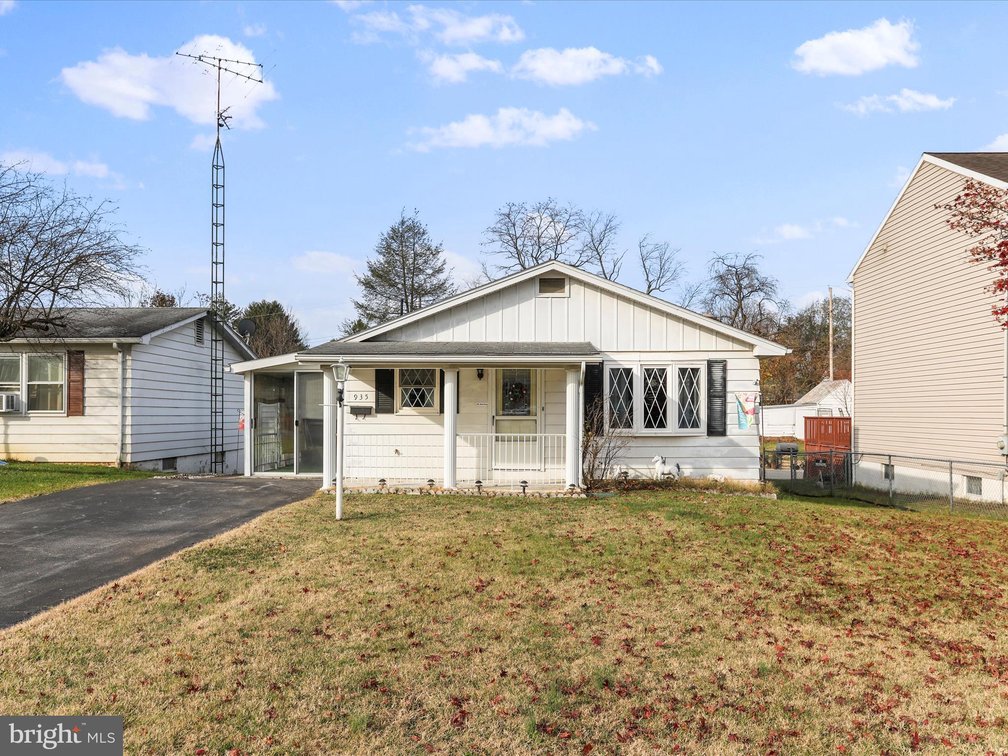 935 Linwood Road Hagerstown, MD 21740 - Photo 3 of 38 Gallery Image 3