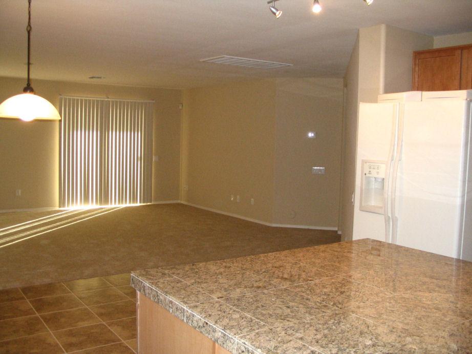 43569 West Cowpath Road Maricopa, AZ 85138 - Photo 5 of 6 Family Room