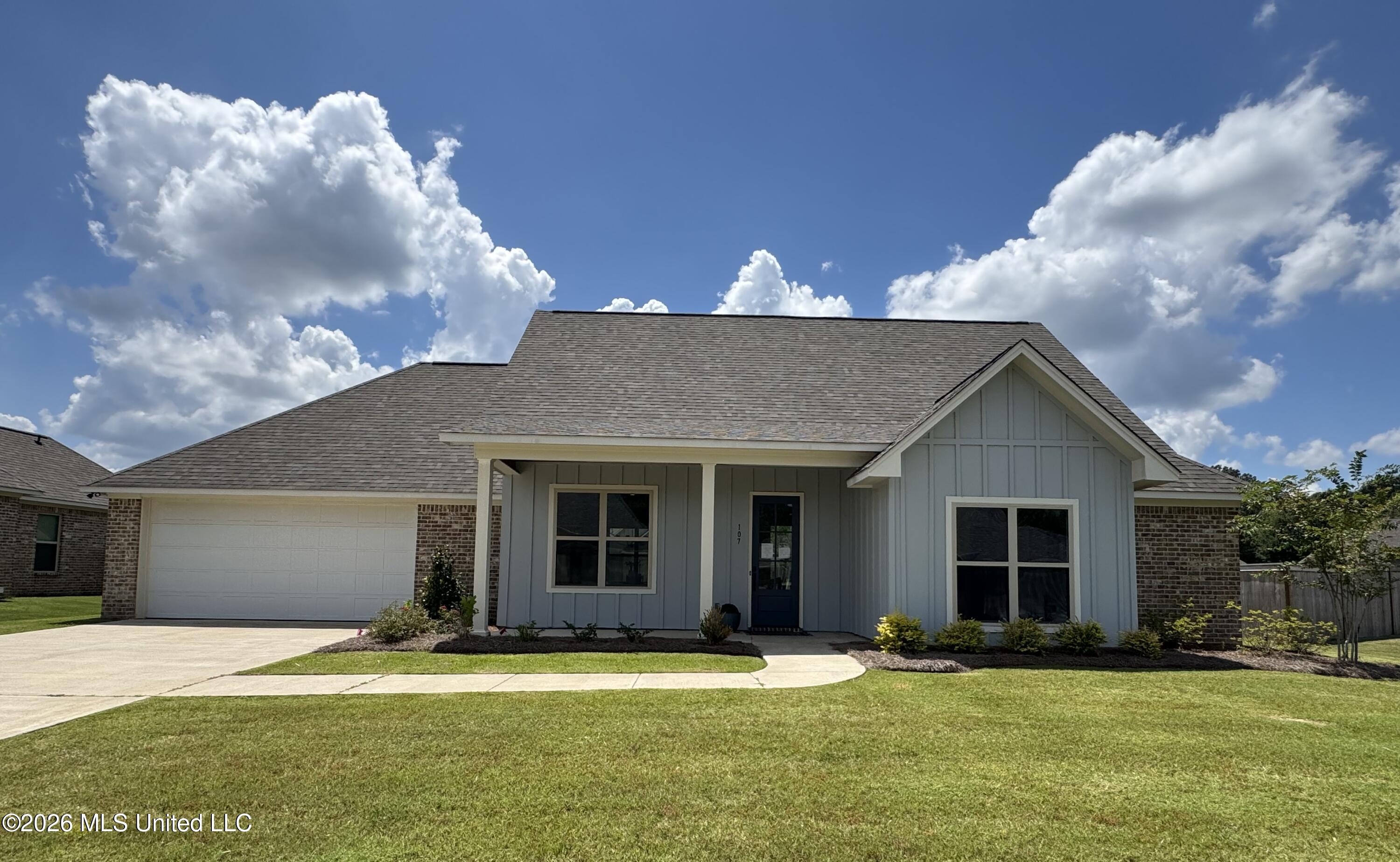 107 Trace Pointe Place Clinton, MS 39056 - Photo 2 of 17 IMG_7346