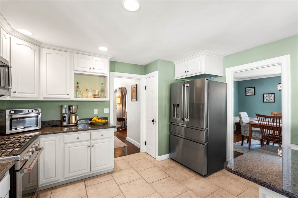 17 Landon Road Milton, MA 02186 - Photo 10 of 29