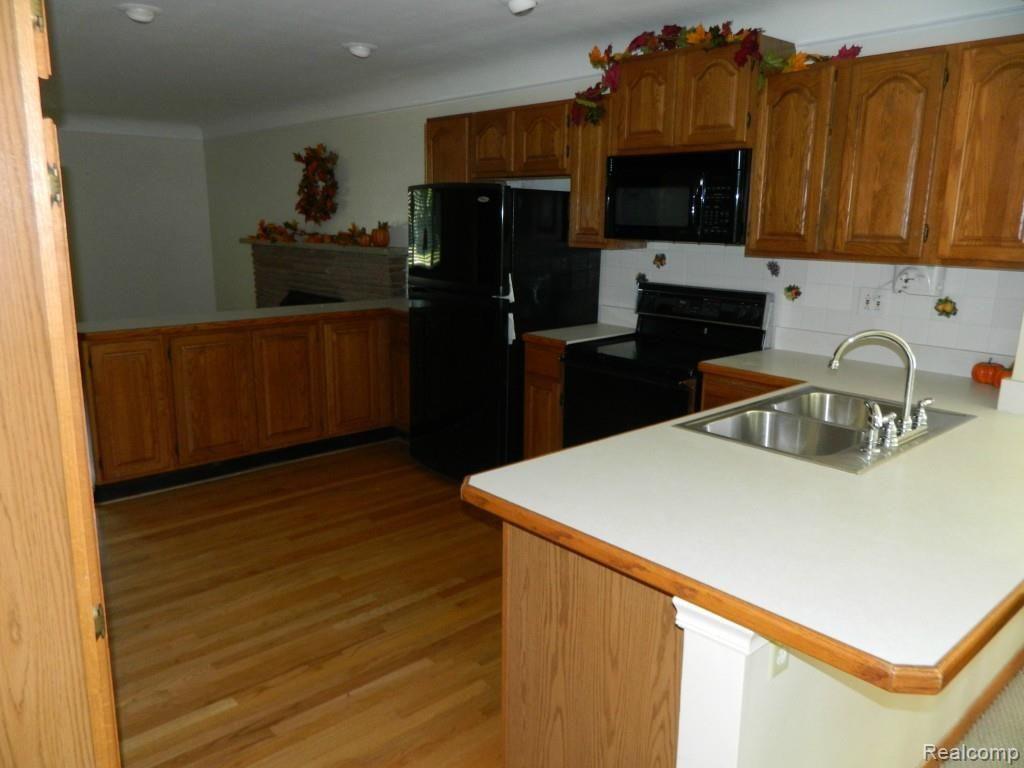 9270 Church Road Grosse Ile, MI 48138 - Photo 2 of 24 Kitchen #2
