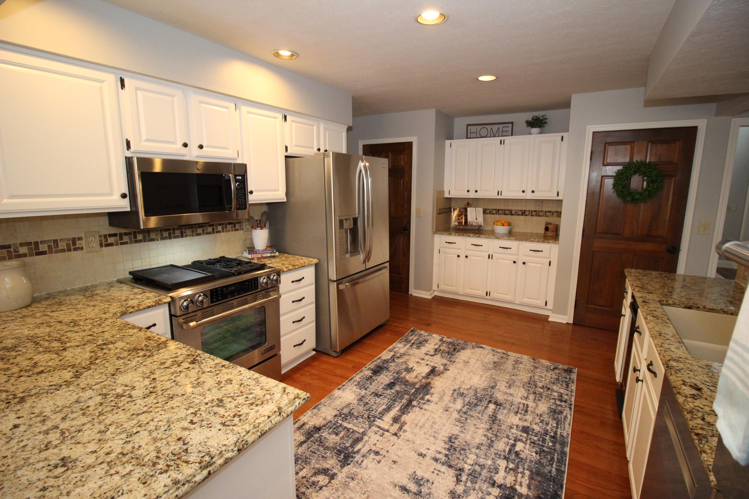 907 Riva Ridge Boulevard Columbus, OH 43230 - Photo 8 of 24 Gallery Image 8