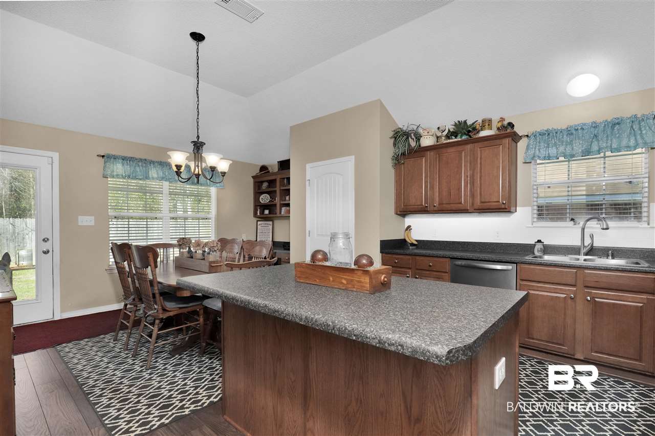 8852 Spring Grove North Mobile, AL 36695 - Photo 6 of 25 Breakfast Bar