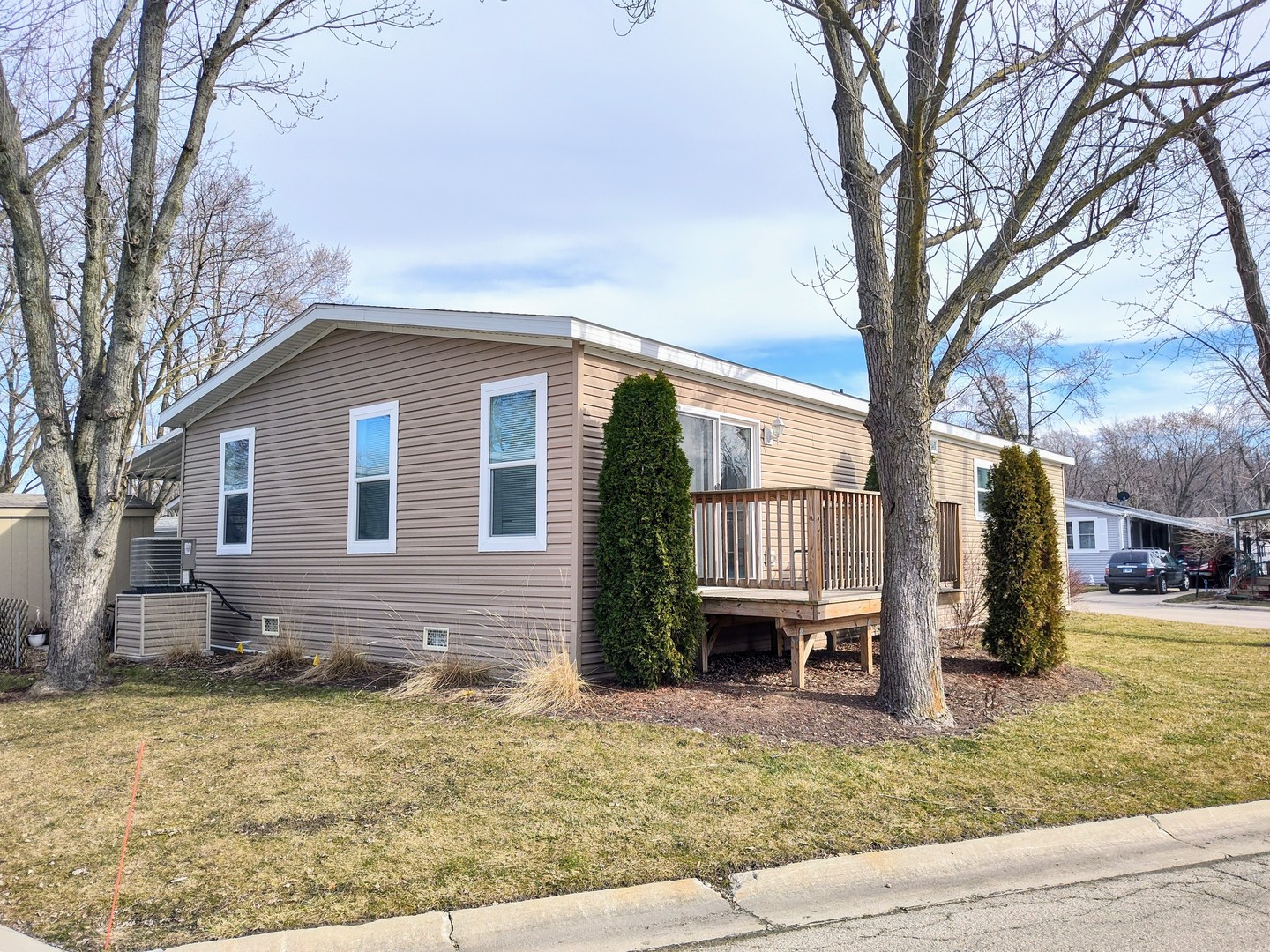 292 Bayview Road Elgin, IL 60123 - Photo 15 of 20 a front view of house with yard