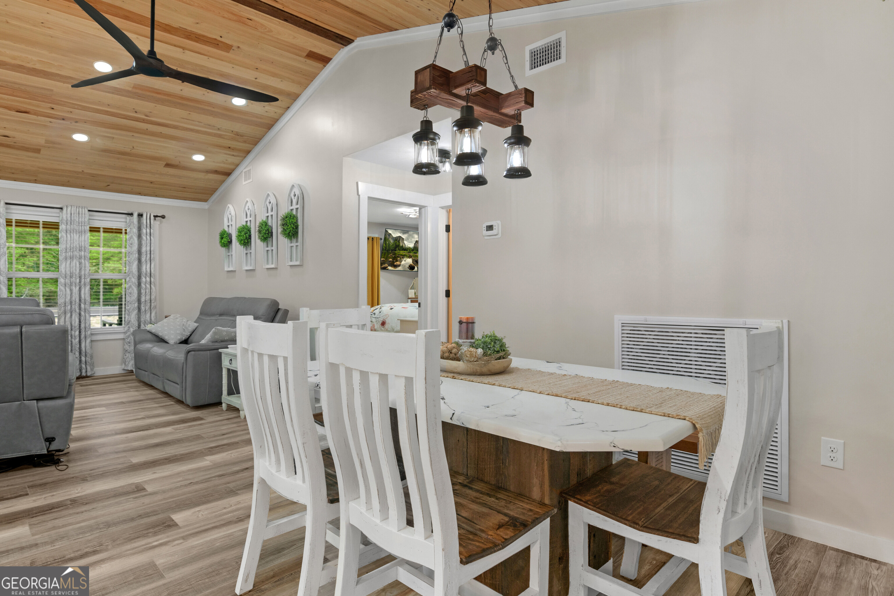 897 Empire Road Jesup, GA 31545 - Photo 13 of 40 Custom made Dining Room Table with matching Quartz Top