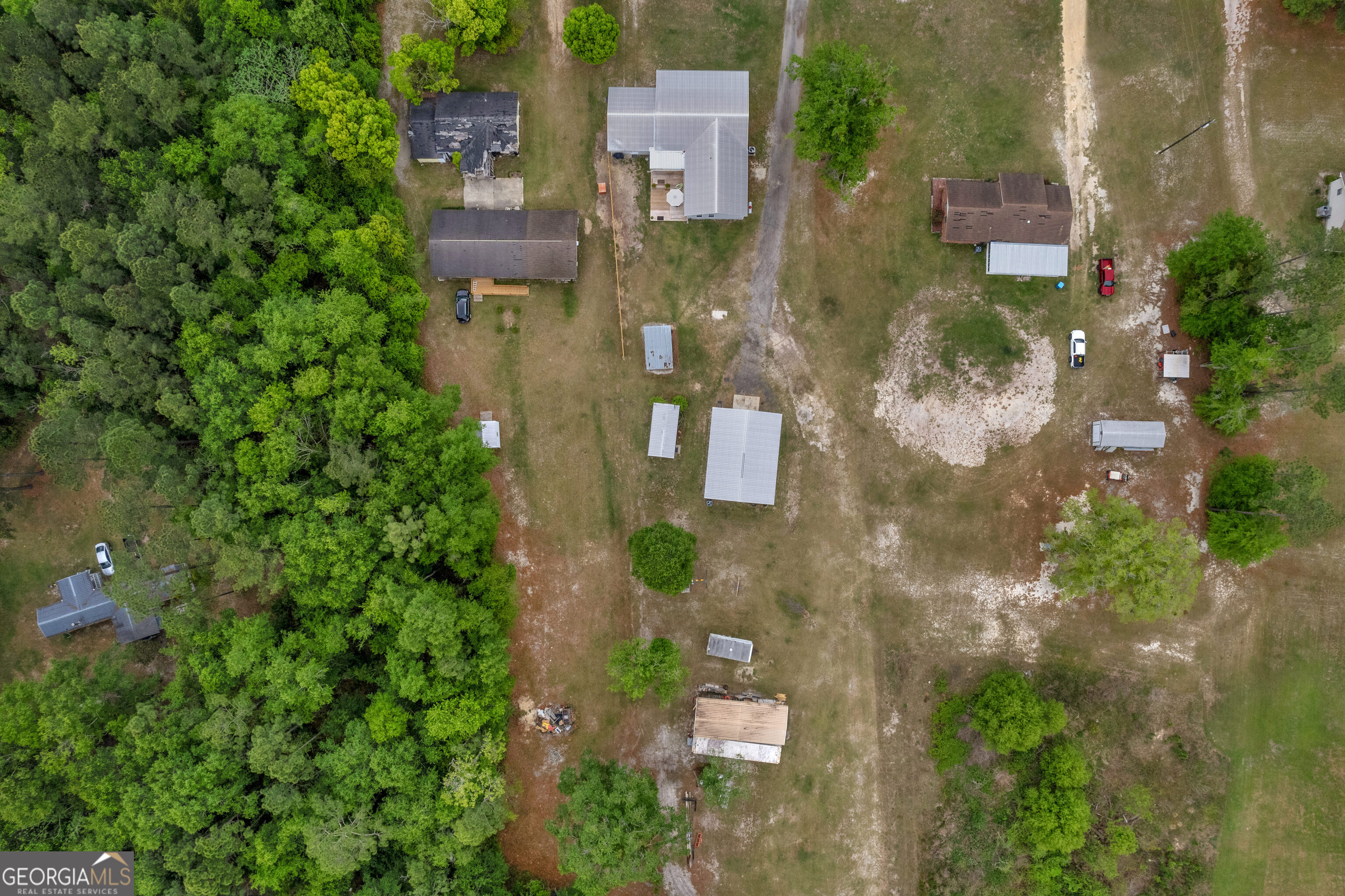 897 Empire Road Jesup, GA 31545 - Photo 5 of 40 Gallery Image 5