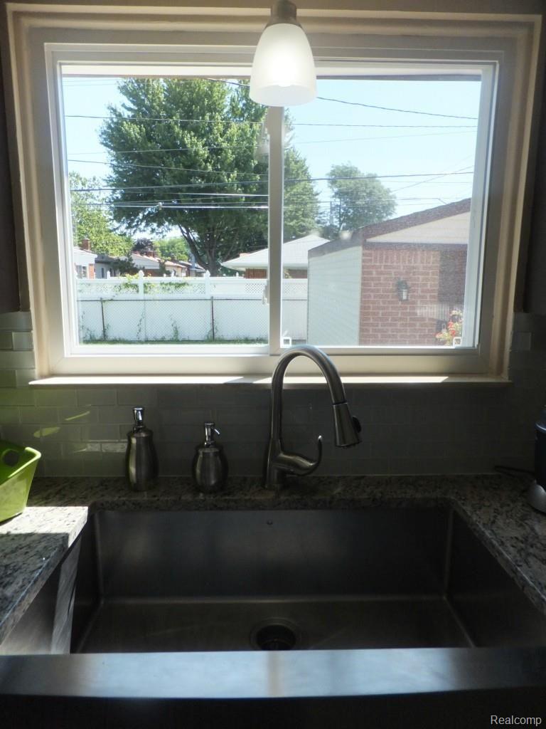 30232 Hayes Road Roseville, MI 48066 - Photo 17 of 88 2014-07-11 001 2014-07-11 072.jpg