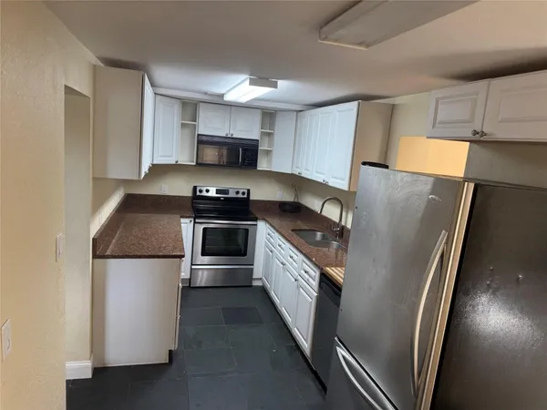 $2,250 | 2255 Northeast 9th Street, Pompano Beach, FL 33062