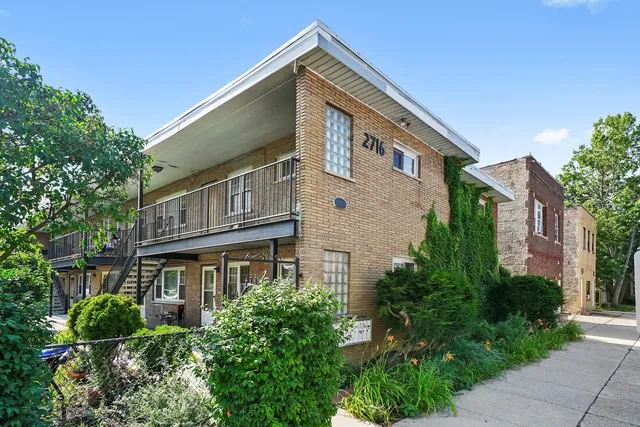 $105,000 | 2716 Ridgeland Avenue, Unit 7, Berwyn, IL 60402