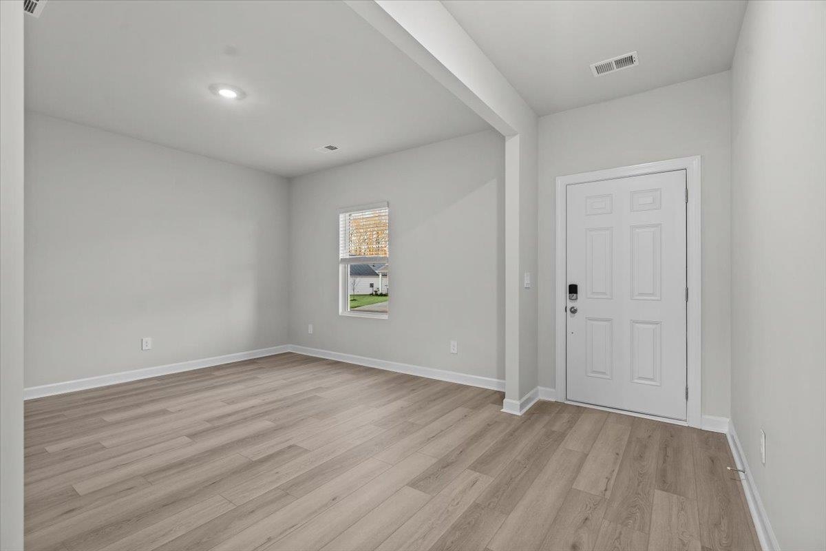 581 Cozy Blf Road Spartanburg, SC 29301 - Photo 3 of 28 Gallery Image 3