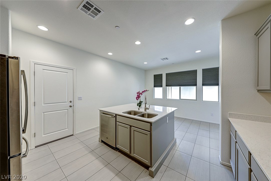 1031 East Sunset Road Henderson, NV 89011 - Photo 11 of 45 Gallery Image 11