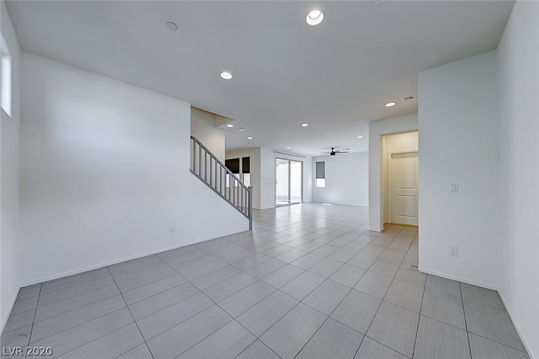 1031 East Sunset Road Henderson, NV 89011 - Photo 4 of 45 Gallery Image 4