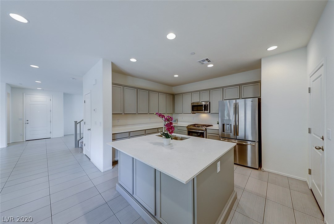 1031 East Sunset Road Henderson, NV 89011 - Photo 9 of 45 Gallery Image 9