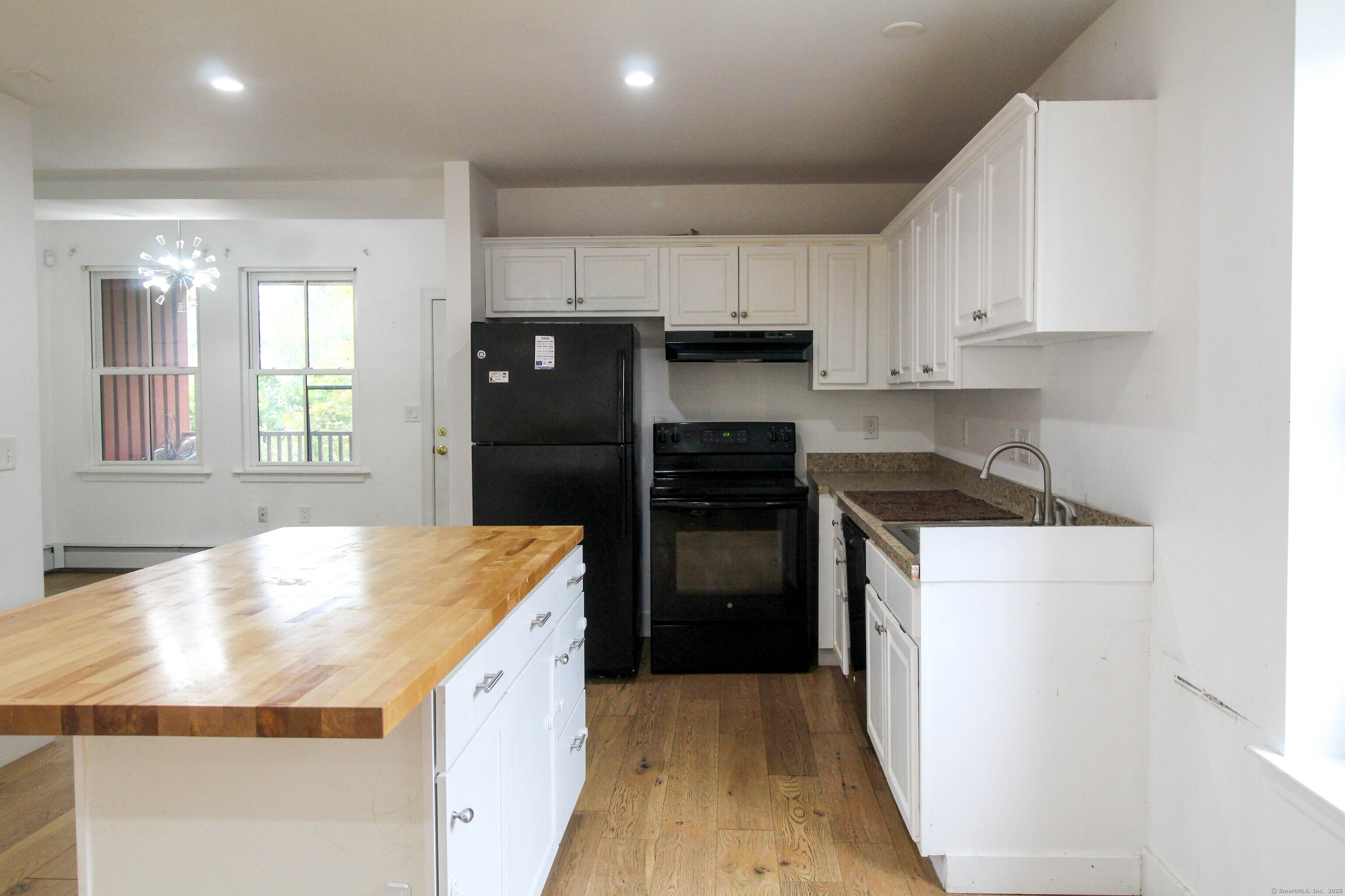 41 Wolcott Street, Unit 2 Hartford, CT 06106 - Photo 11 of 22