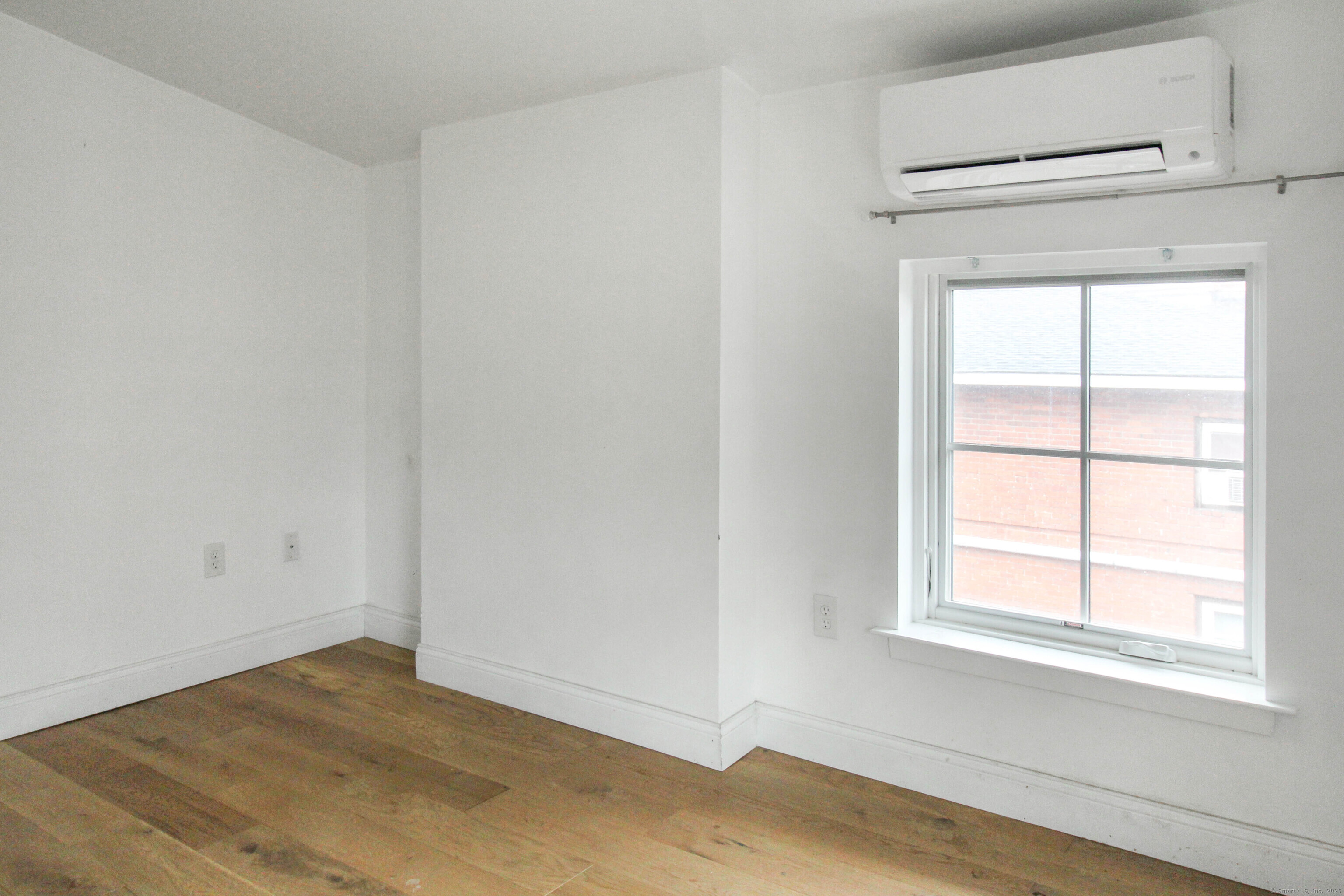 41 Wolcott Street, Unit 2 Hartford, CT 06106 - Photo 19 of 22