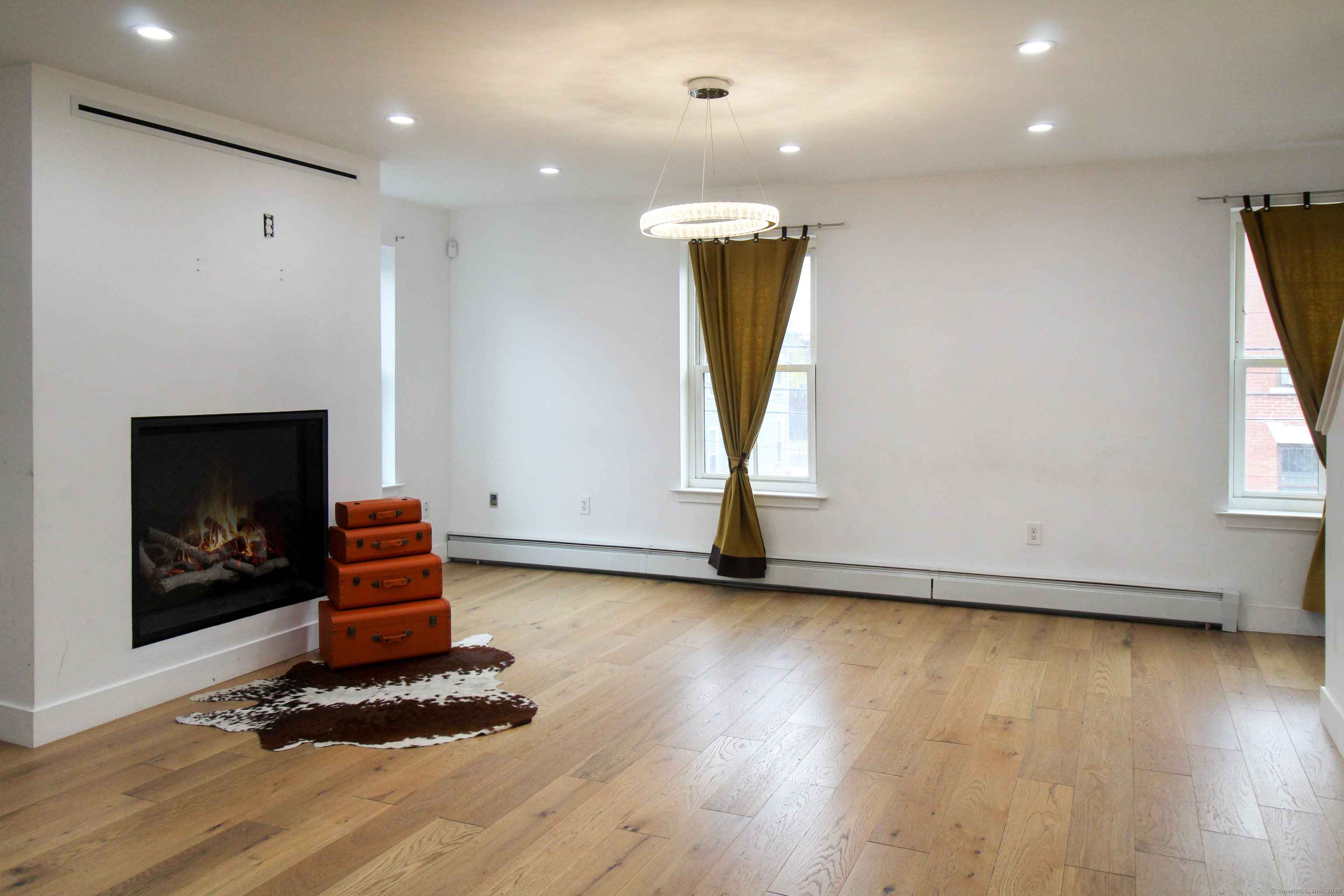 41 Wolcott Street, Unit 2 Hartford, CT 06106 - Photo 5 of 22