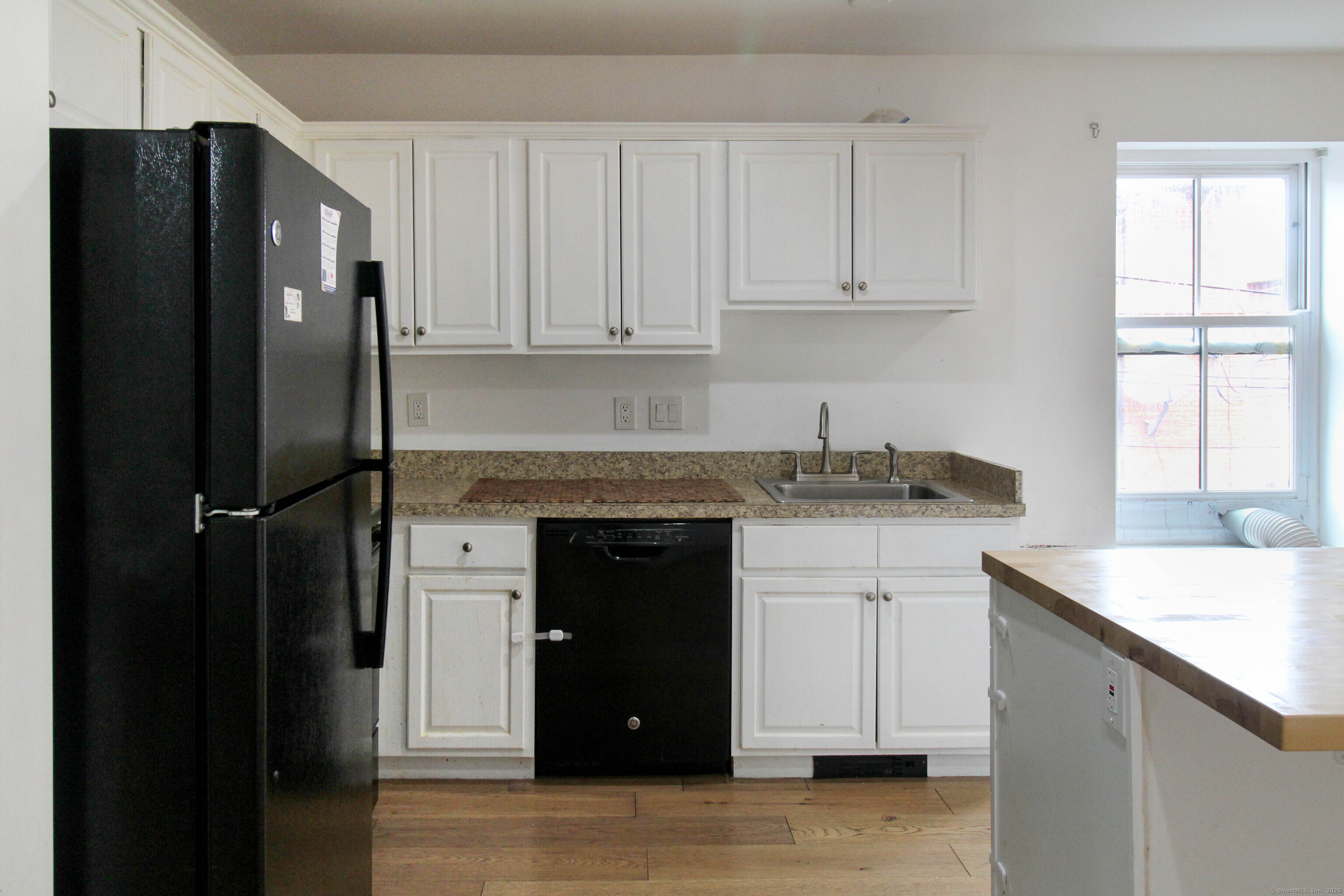 41 Wolcott Street, Unit 2 Hartford, CT 06106 - Photo 10 of 22