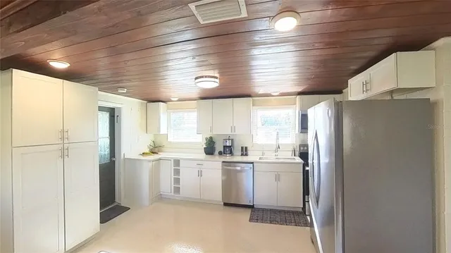 $2,500 | 511 Dona Drive, Nokomis, FL 34275