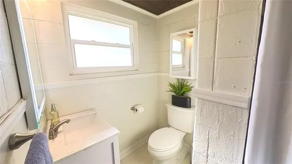 $2,350 | 511 Dona Drive, Nokomis, FL 34275