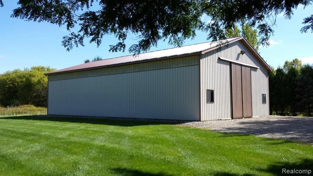 73390 McFadden Road Armada, MI 48005 - Photo 5 of 38 5.jpg