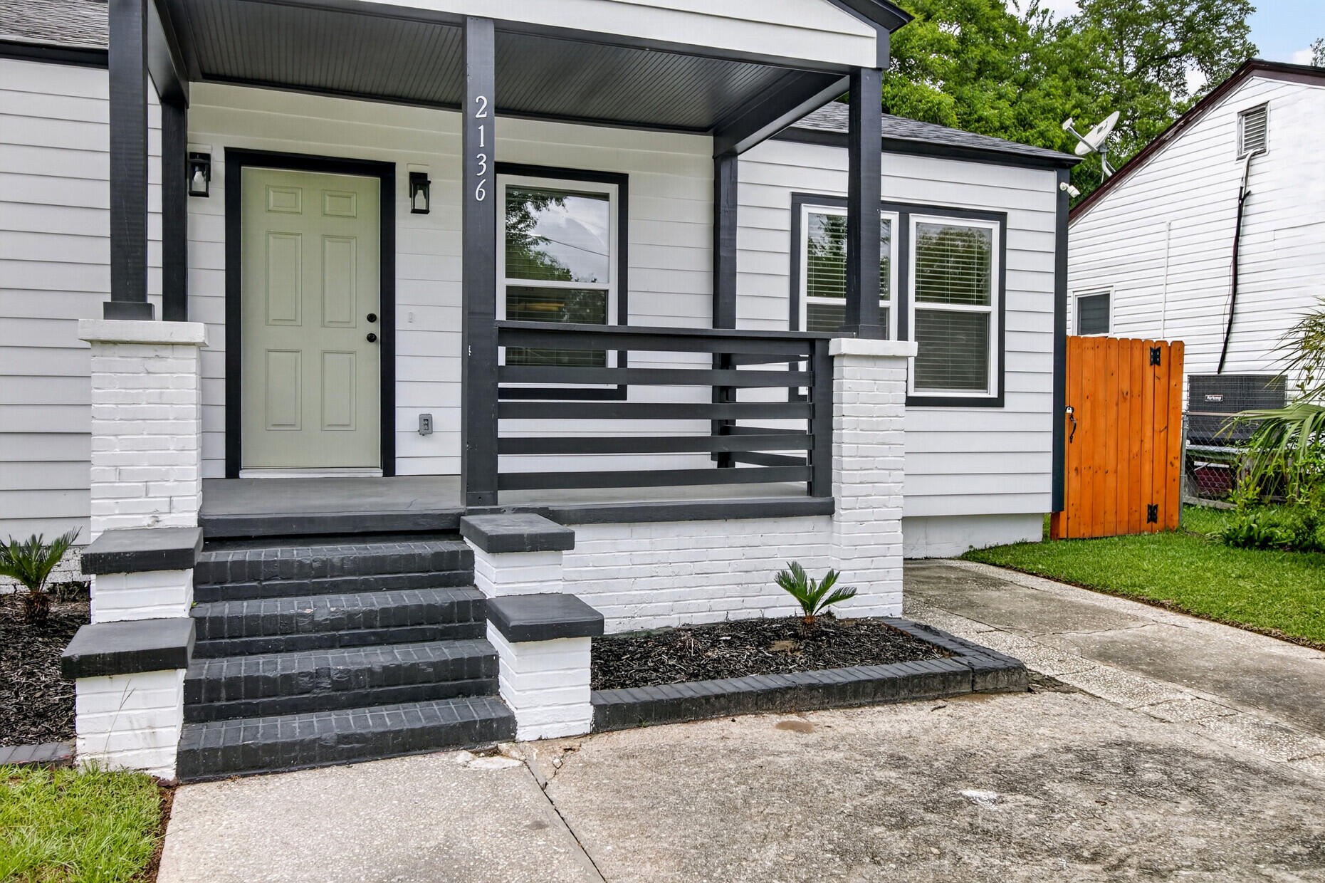 2136 Commander Road North Charleston, SC 29405 - Photo 2 of 31